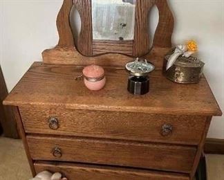 SMALL DOLL DRESSER