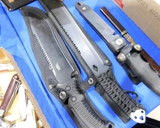 Survival knives