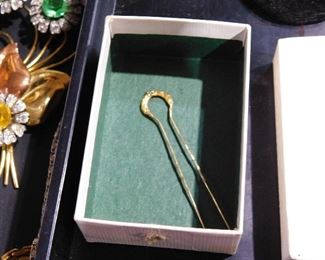 Antique gold hat pin