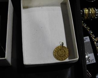 14k gold pendant