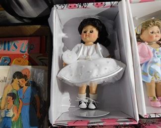 Collectors club Ginny dolls