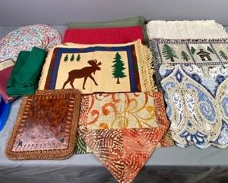 (6) Placemat Sets, Hot Pads, and More