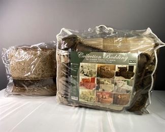 Decorative pillow set