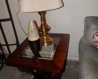End table 2 with Stiffle brass lamp and other decor
