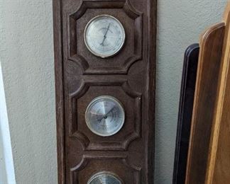 Vintage Springfield Weather Station