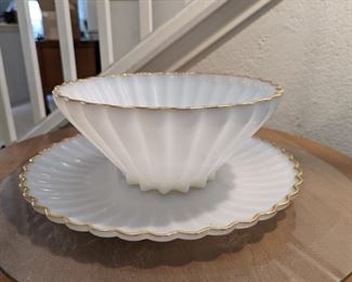 Gold Rimmed Bowl Set