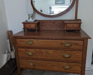 Dresser