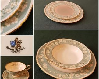 Rare Find Vintage Royal Tettau "Rot43" (Aqua Rim w/ White Flowers & Gold Trim) Fine China 6-Piece Place Setting, Backstamped "Germany US Zone"; Set of 8  [$888 Market Value]  SELLING PRICE: $293