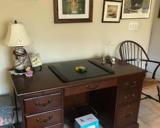 Desk, Lamp, Pictures