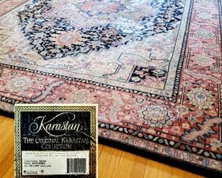 KARASTAN 8'8" x 10'6"  NAVY HERIZ wool rug, excellent condition with pad