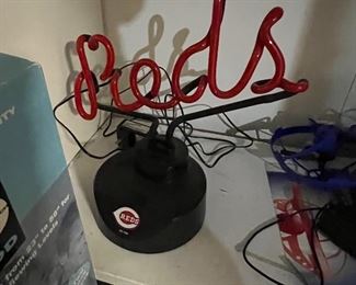 Cincinnati Reds neon lamp