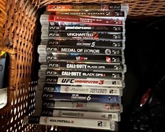 PlayStation 3 video games with Console and controllers