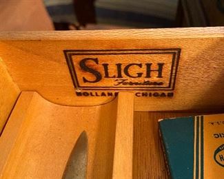 Sligh Furniture Holland Chicago Queen Anne style desk