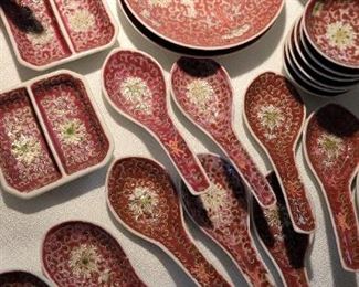 see listing of pieces under "Description" page