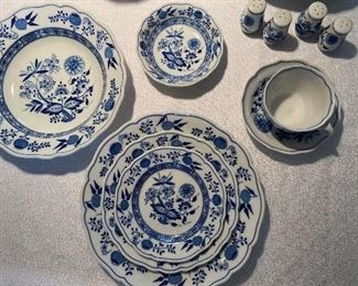 6-piece Place-setting for Blue Onion including cup & saucer bowl, dinner plate, salad/dessert plate, bread & butter plate, soup bowl, dessert/sauce bowl, total of 84 pieces sold as a set, excellent condition