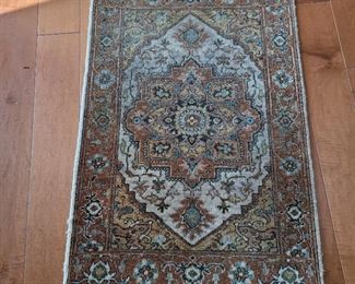 Rug 3' x 2'