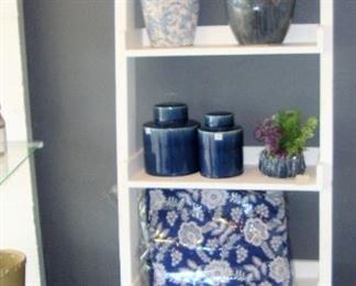 SOLID WOOD WHITE LADDER SHELF