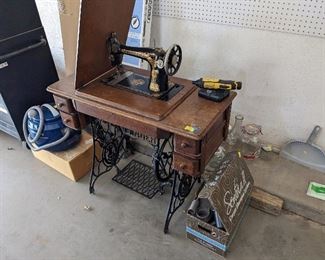 This is a singer sewing machine
