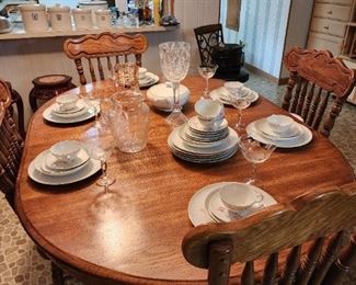 Vintage oak dining table with 4 matching chairs