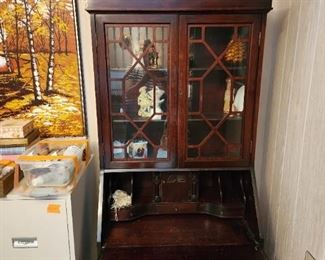 Another view of the pull down portion of the desk