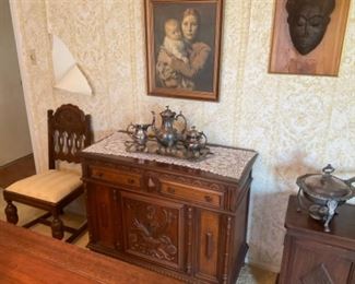 1920S DINNINGROOM SET. VERY UNIQUE 