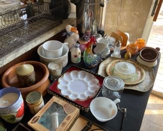 VINTAGE GLASS COLLECTIBLES 