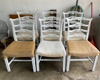 SET OF 6 WHITE WOOD CHAIRS