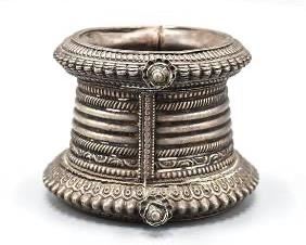 19thC Repousse Silver Hinged Cuff Bangle Bracelet India

