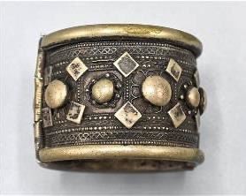 Antique Bedouin Omani Silver Hinged Cuff Bracelet
