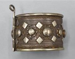 Antique Bedouin Omani Silver Hinged Cuff Bracelet
