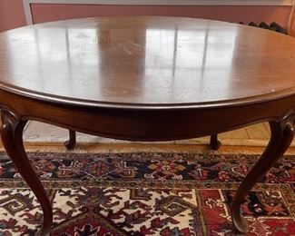 Rounded tall leg table