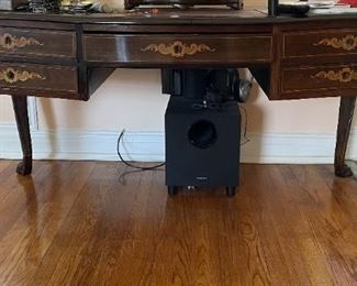 Wooden ornate desk with 5 drawers