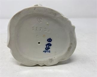 Ceramic Asian figurines 