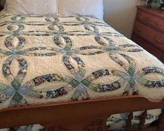 Full size antique bed