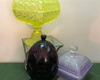 Adams & Co daisy and button vaseline glass