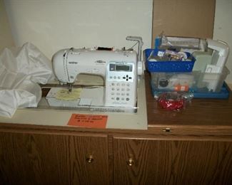 Brother Innovis 85E sewing machine & cabinet