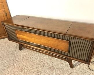 MCM stereo record player. Not currently working 