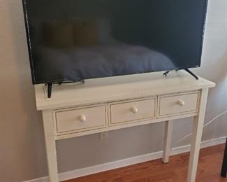Vizio 48 inches
Creamy white Table 43x34