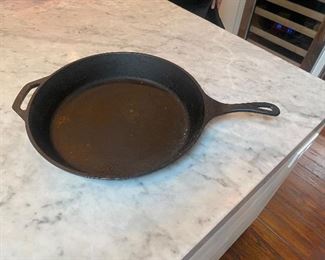 Cast iron skillet