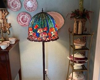 Meyda Tiffany Flowering lotus floor lamp