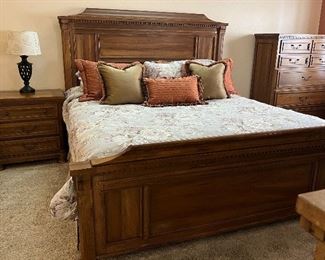 King Ashley Bedroom: Bed Frame, Dresser w Mirror (Jewelry Drawers and Cedar -Lined Drawers), Media Center/Drawers and Nightstand