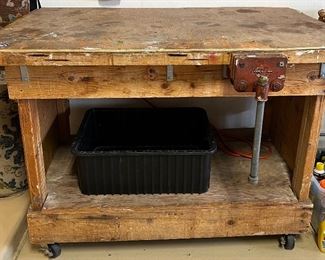 Workbench w Vise