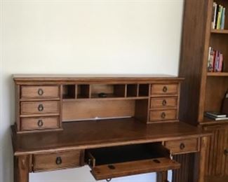 Great computer desk in excellent condition.
