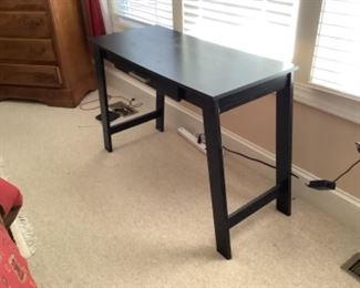 Very nice small size desk great condition.