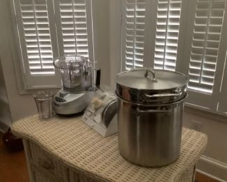 Very nice stockpot and Cuisinart chopper with accessories.