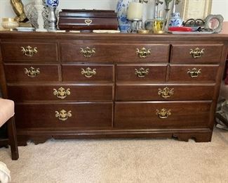Thomasville • Seven Drawer • Chest • $495