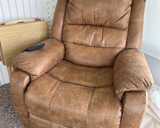Lift chair 400.00