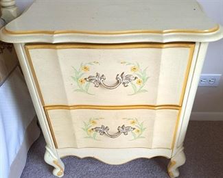 YOUNG HINKLE LEXINGTON NIGHT STAND