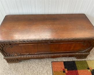 Vintage Mahogany Roos Blanket Chest