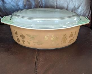 Vintage Pyrex Early American 2 1/2 Quart Oval Covered Casserole Brown Gold